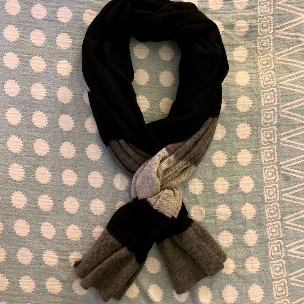 CASHMERE 🔳 soft + warm geometric Nordstrom scarf